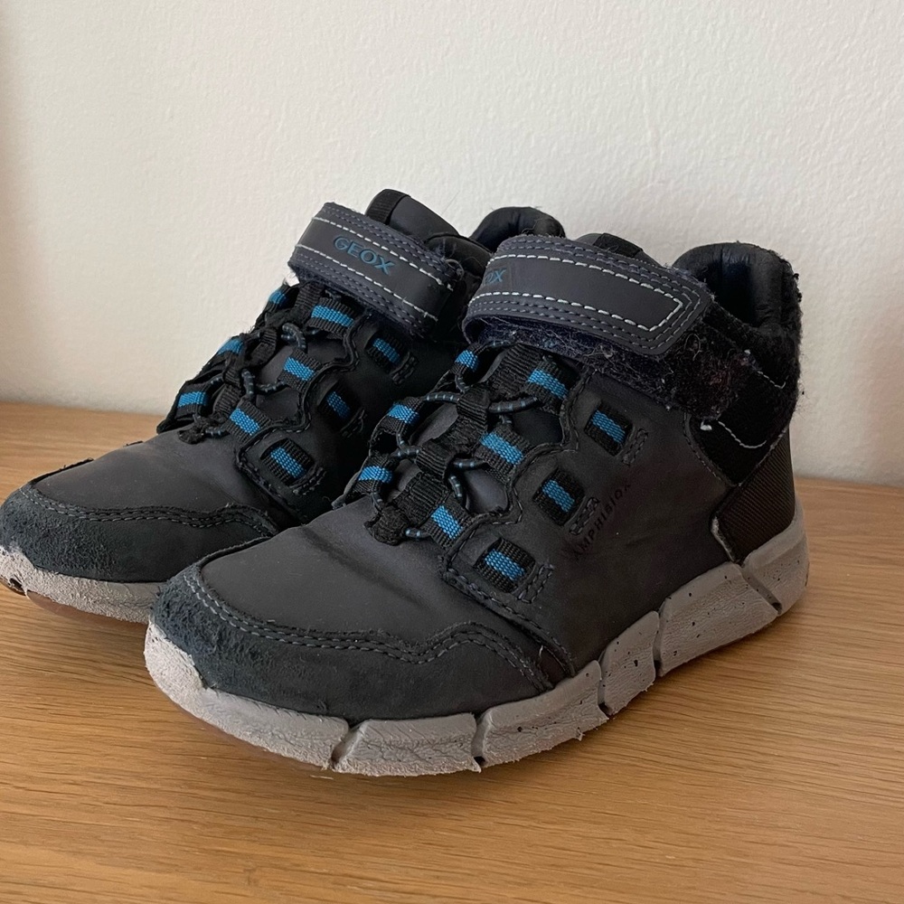 Geox Kids Black and Gray Boots US 12